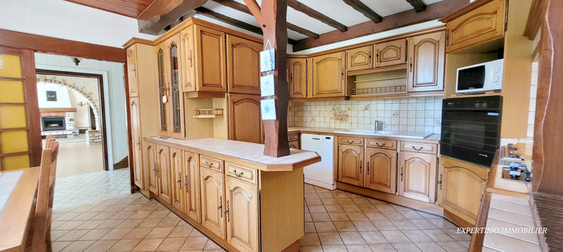 Propriété - 232 m² - 13 pièces