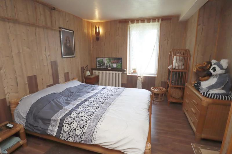 Maison - 240 m² - 12 pièces