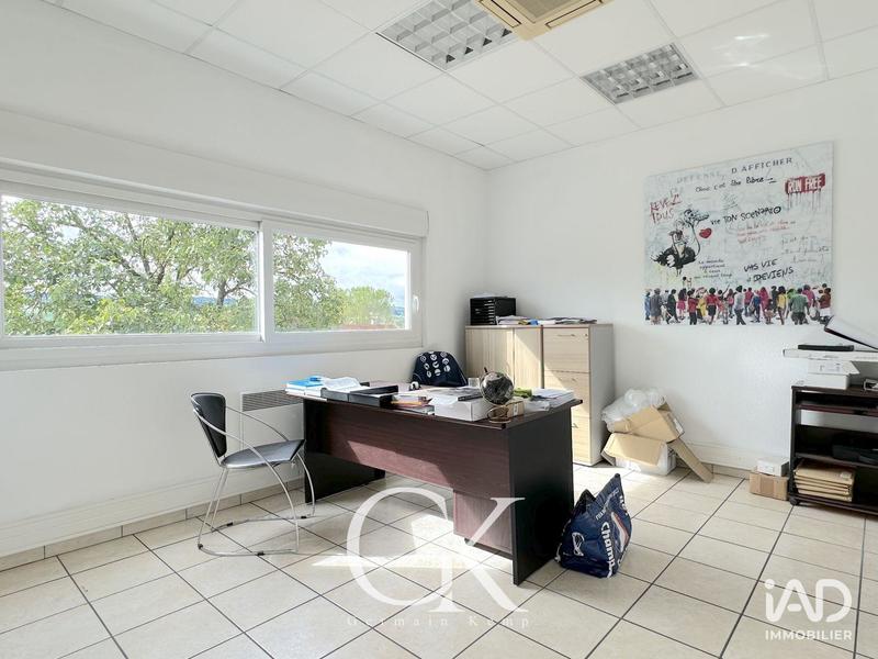 Local commercial - 240 m²
