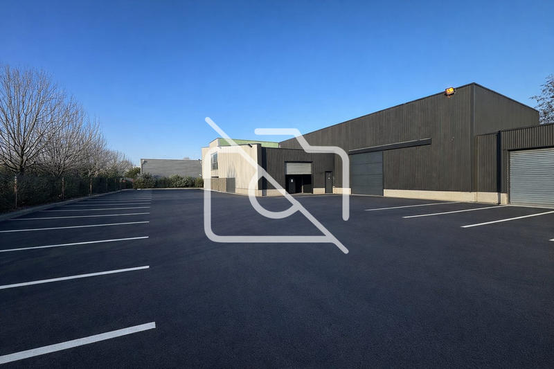 Entrepôt - 860 m²