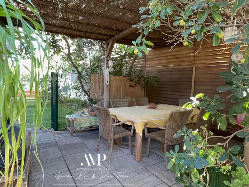 Propriété - 180 m² - 5 pièces