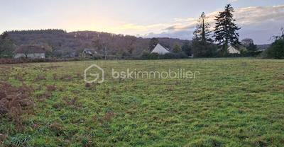 Terrain constructible - 3 200 m²
