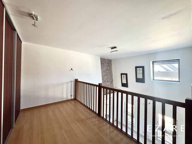 Appartement - 92 m² - 5 pièces