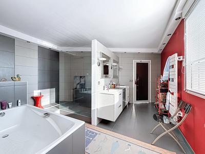 Appartement - 220 m² - 5 pièces