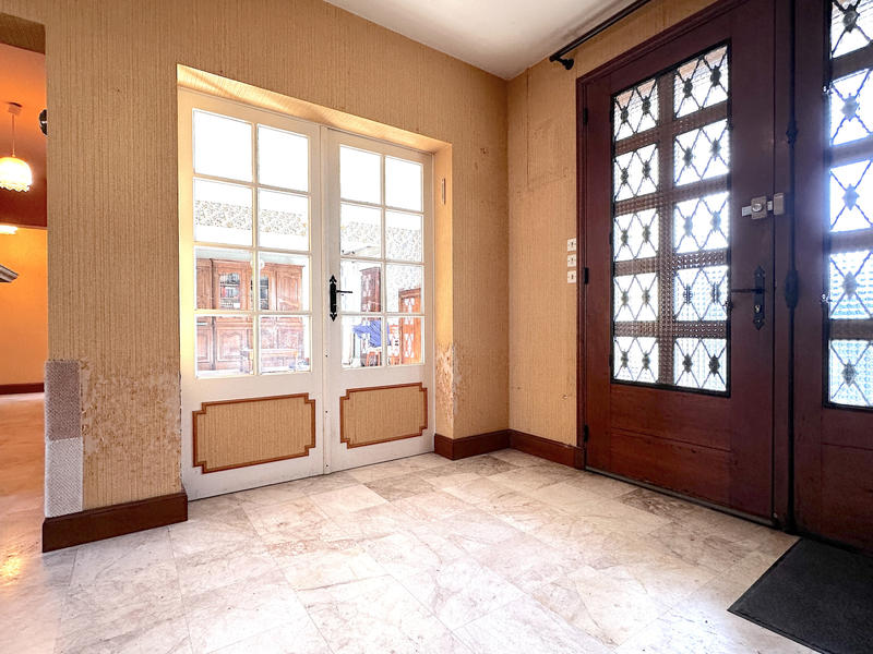 Maison - 260 m² - 8 pièces