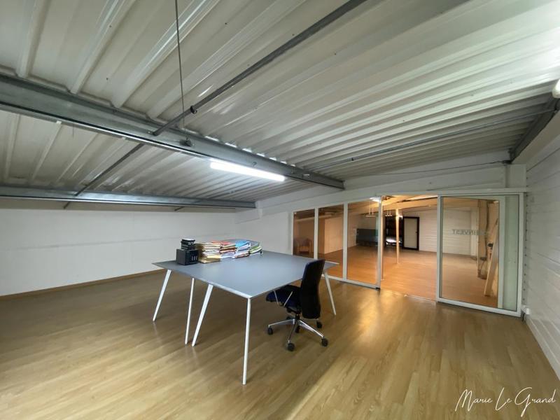 Entrepôt - 822 m²