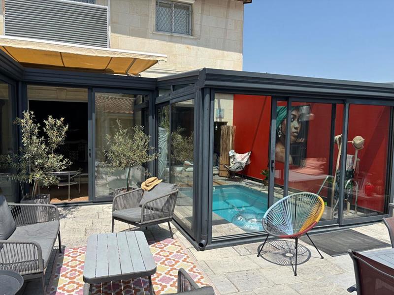 Maison - 295 m² - 9 pièces