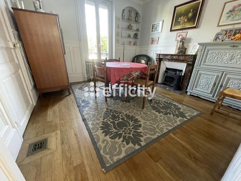 Maison - 184 m² - 6 pièces
