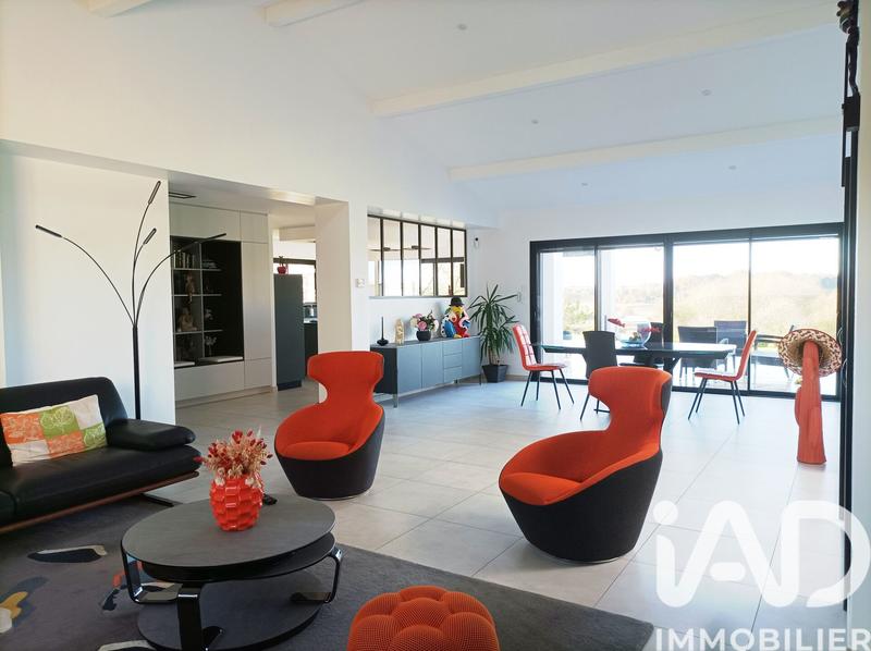 Maison de maîtres - 230 m² - 7 pièces