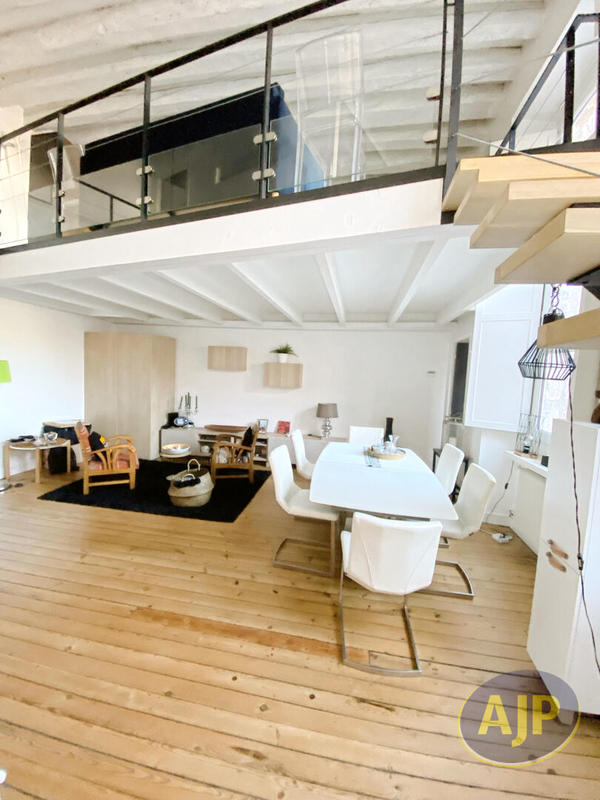 Appartement - 107 m² - 3 pièces