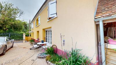 Maison - 230 m² - 8 pièces