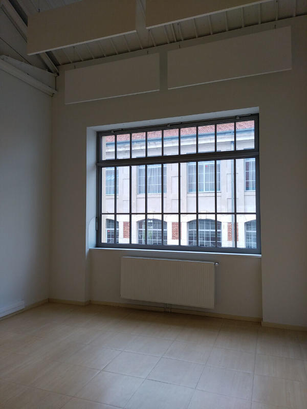 Local d'activité / Entrepôt - 94 m²