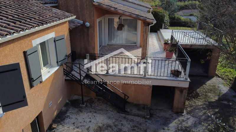 Villa - 183 m² - 6 pièces