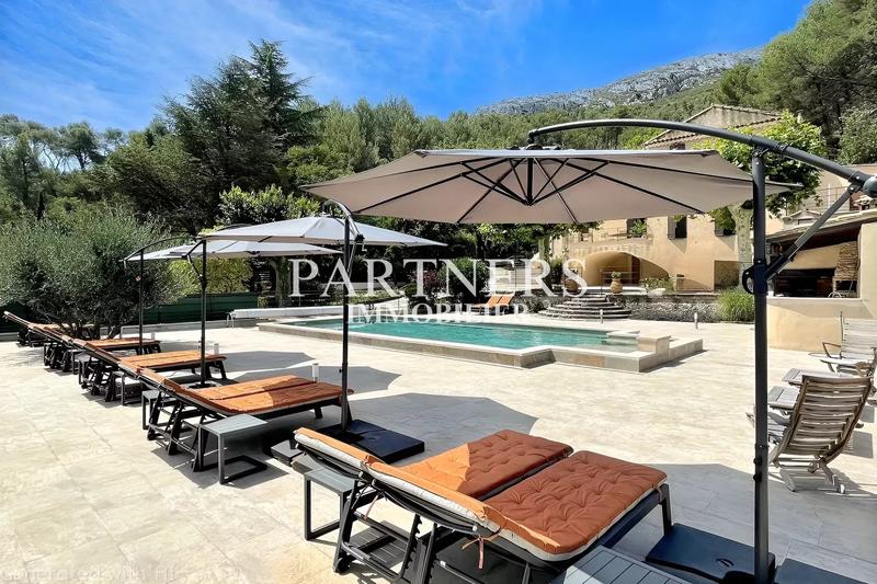 Bastide - 357 m² - 11 pièces