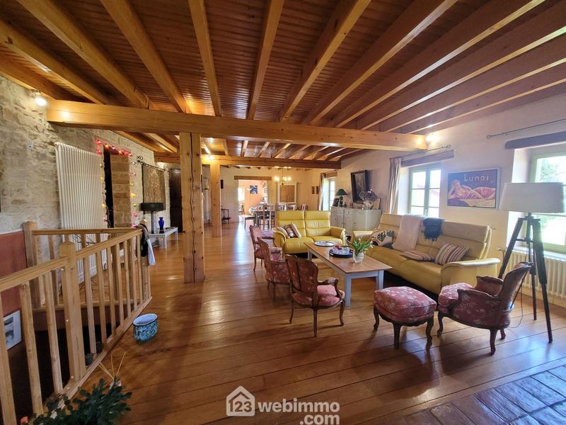 Maison - 338 m² - 10 pièces