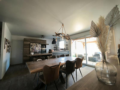 Maison - 96 m² - 5 pièces