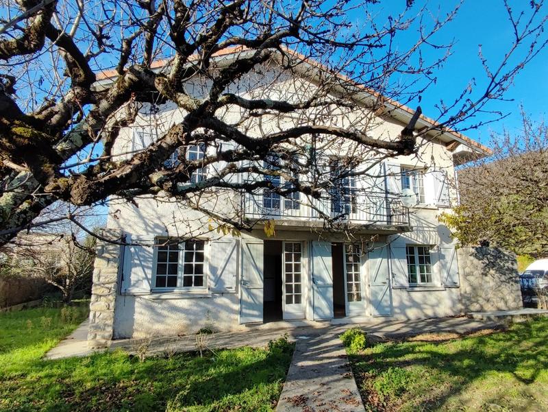 Maison - 180 m² - 8 pièces