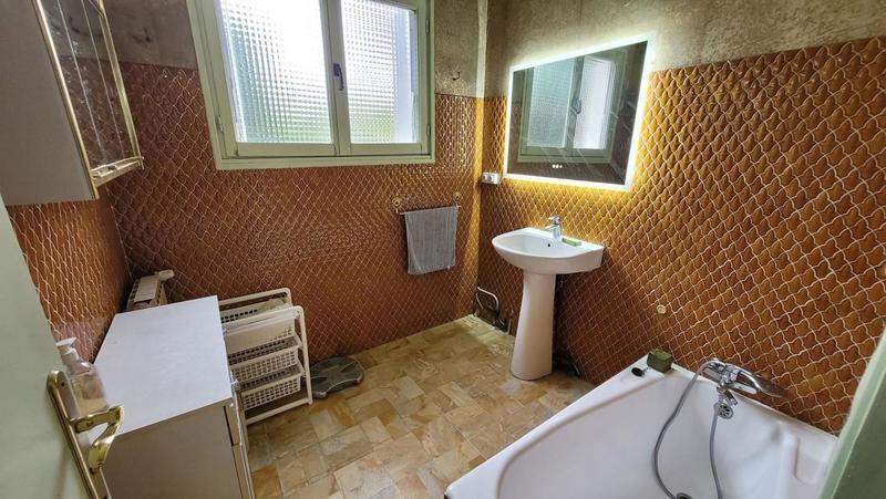 Maison - 220 m² - 6 pièces