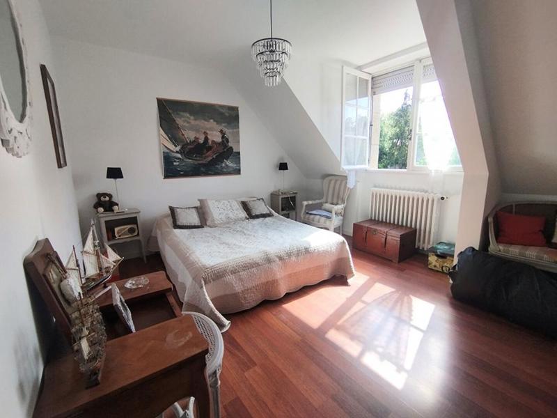 Maison - 198 m² - 8 pièces