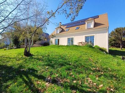 Maison - 273 m² - 9 pièces