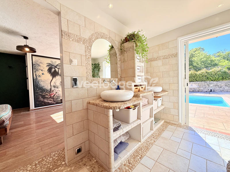 Villa - 153 m² - 6 pièces