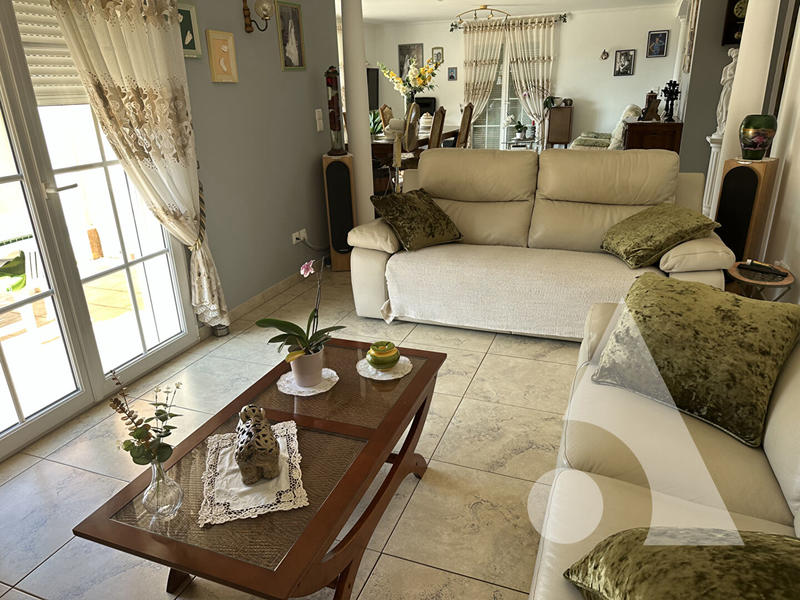 Maison - 140 m² - 5 pièces