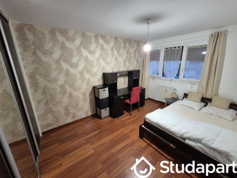 Chambre - 11 m² - 1 pièce