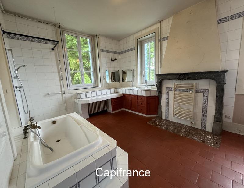 Propriété - 600 m² - 15 pièces