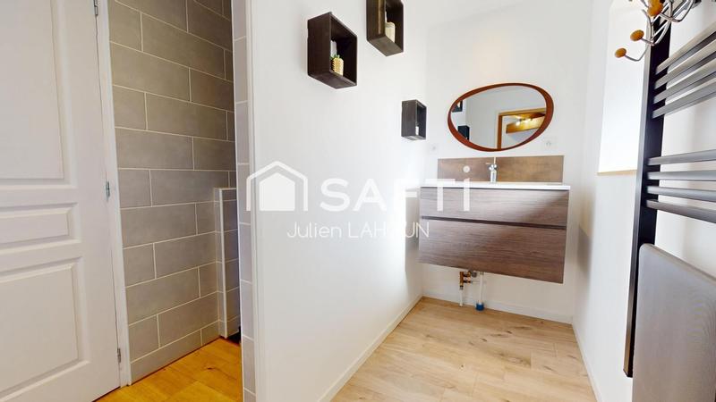 Maison - 230 m² - 8 pièces