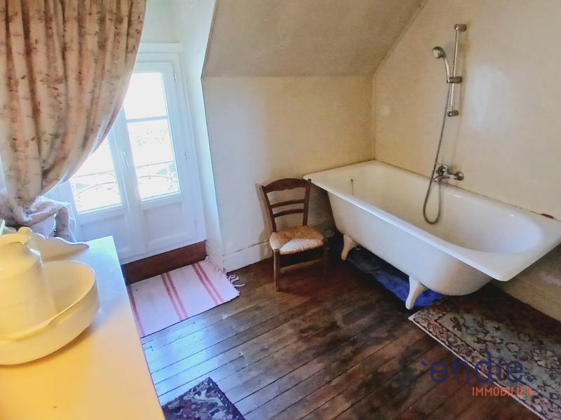 Maison - 102 m² - 4 pièces