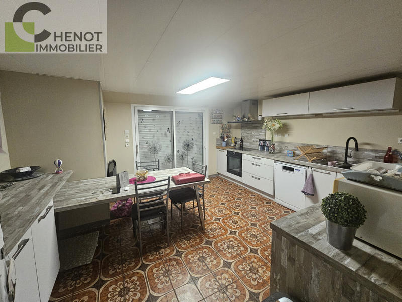 Propriété - 96 m² - 4 pièces