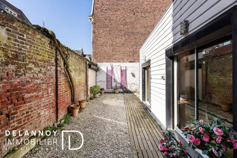 Maison - 210 m² - 8 pièces