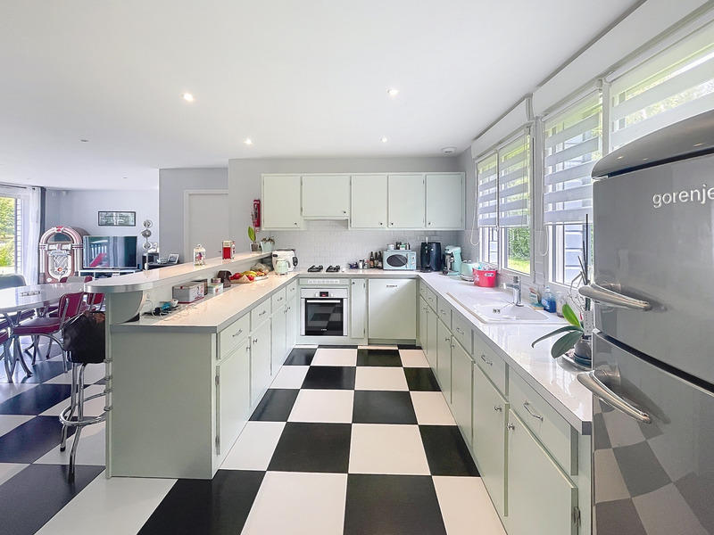 Maison - 208 m² - 7 pièces