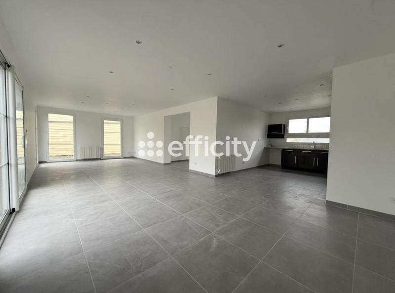 Maison - 153 m² - 8 pièces