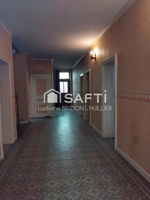 Maison - 196 m² - 7 pièces