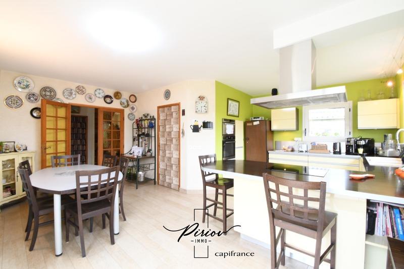 Maison - 264 m² - 9 pièces