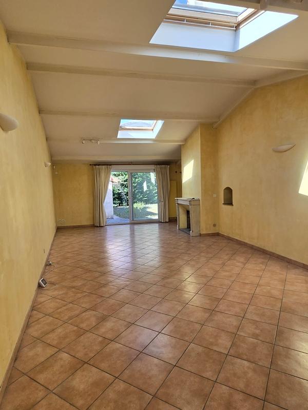 Maison - 200 m² - 10 pièces