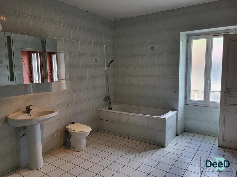 Maison - 205 m² - 7 pièces