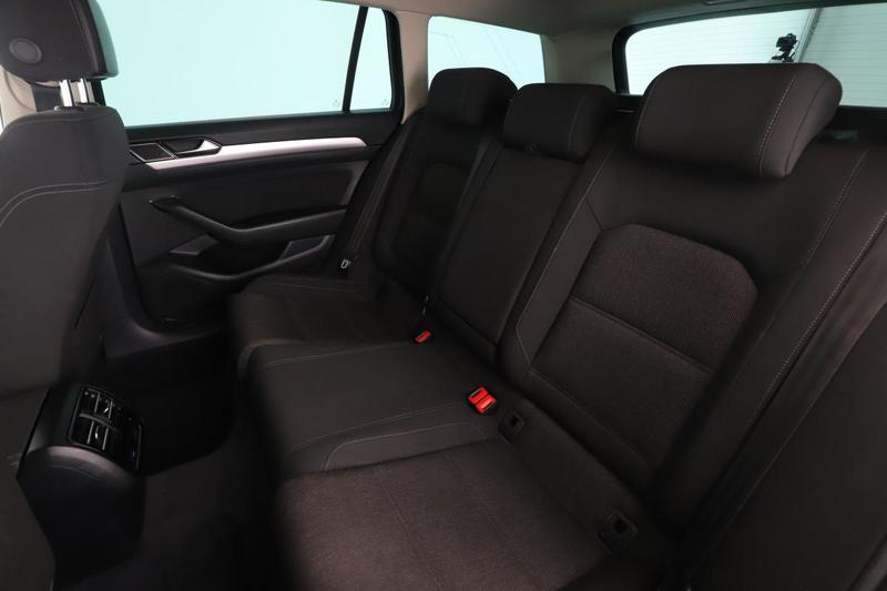 Volkswagen Passat Sw 2.0 Tdi BlueMotion Tech Confortline Dsg7 150 ch