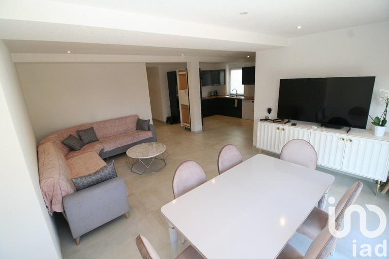 Maison - 240 m² - 8 pièces