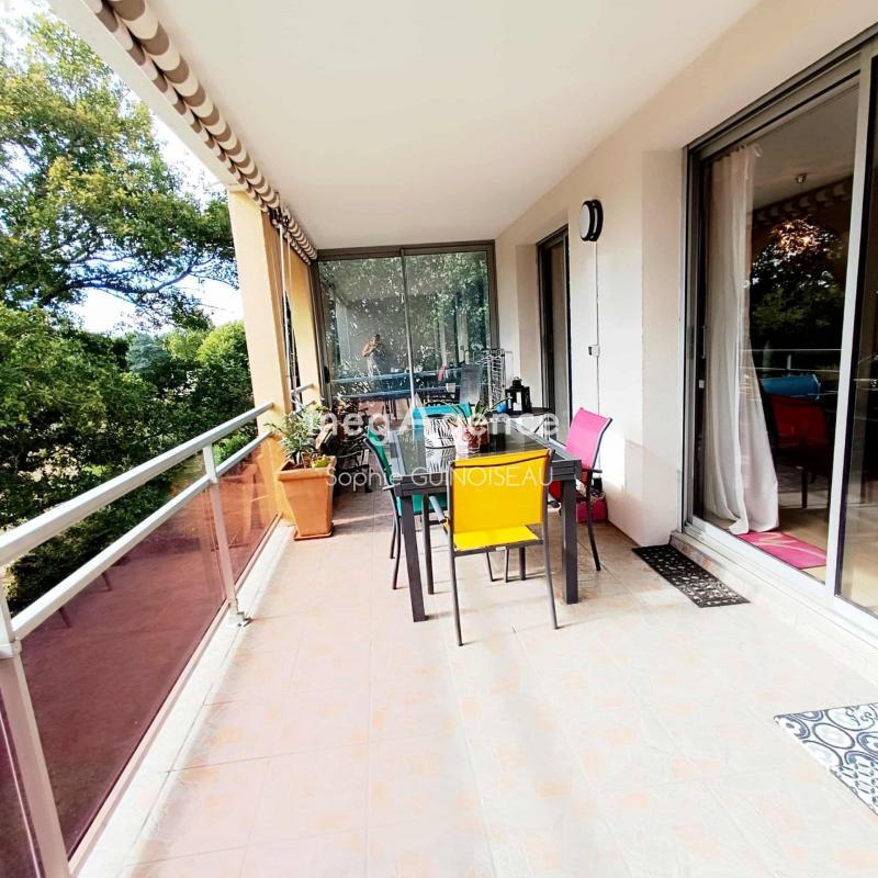 Appartement - 97 m² - 5 pièces