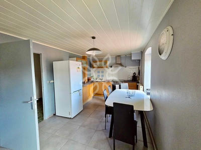 Maison - 197 m² - 8 pièces