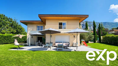 Maison - 221 m² - 5 pièces