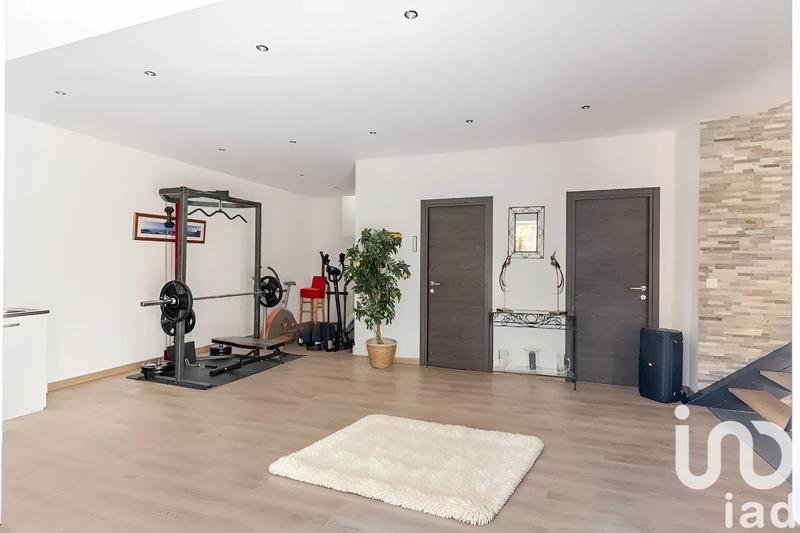 Appartement - 197 m² - 8 pièces