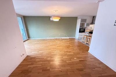 Appartement - 80 m² - 3 pièces