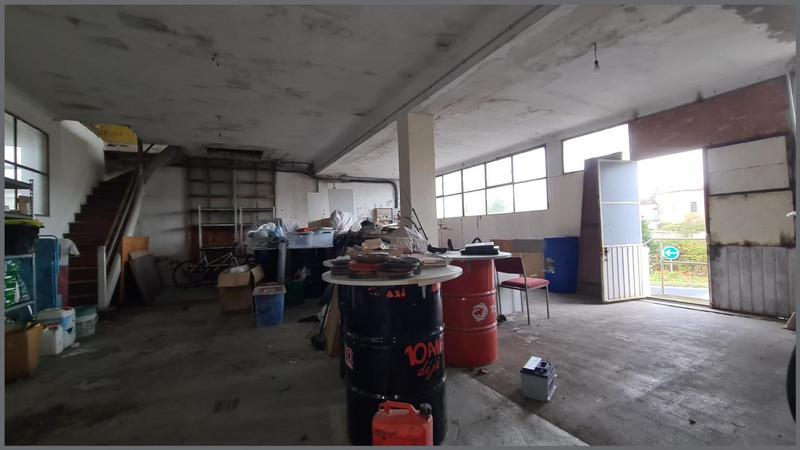 Local commercial - 719 m² - 3 pièces