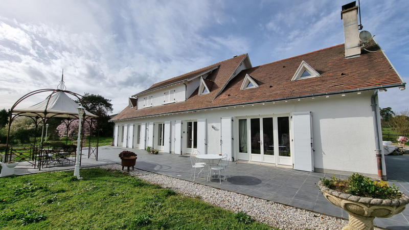 Maison - 337 m² - 10 pièces