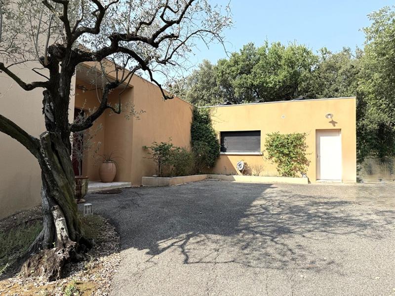 Villa - 200 m² - 5 pièces