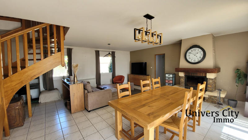 Maison traditionnelle - 160 m² - 6 pièces