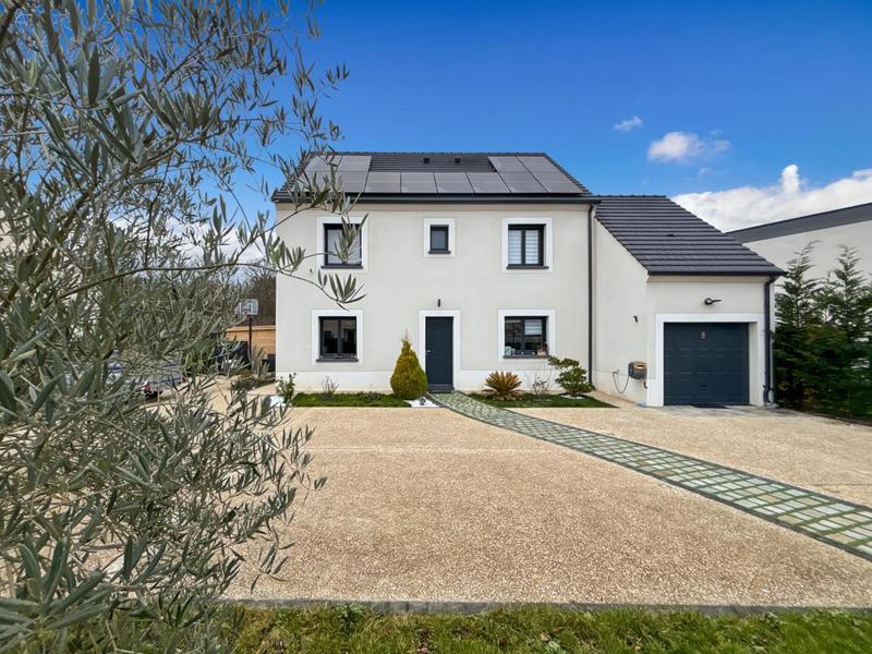 Maison - 143 m² - 5 pièces